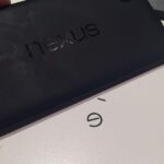 Nexus 5 letras caindo