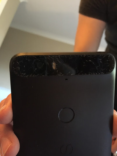 Consumidores relatam a quebra do vidro da câmera do Nexus 6P