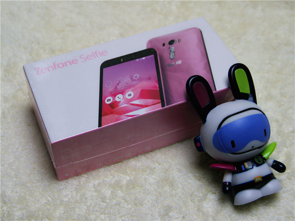Em edição limitada Asus Zenfone Selfie possui 3GB de RAM e 32GB de espaço interno