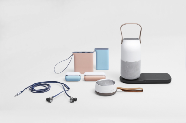 Wireless Speaker Bottle Design, Wireless Charger Tray Design, Battery Pack Kettle Design, USB LED Light, Wireless Speaker Scoop Design e In-Ear Headphone