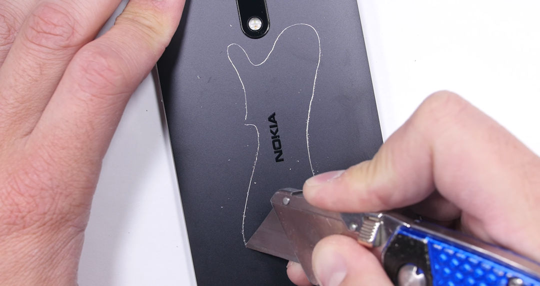 Vídeo mostra Nokia 6 passando por teste de durabilidade, algo muito interessante