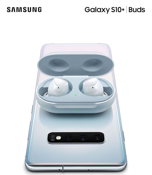 Galaxy S10 carregando Galaxy Buds