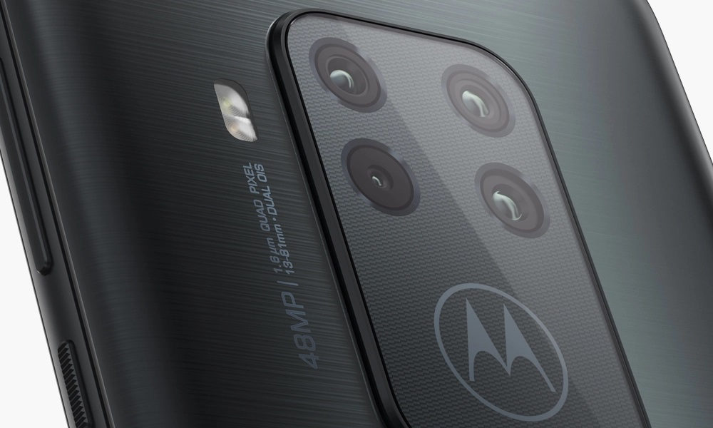 Motorola One Zoom