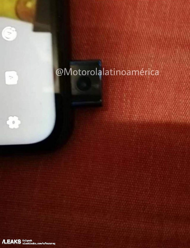 Motorola One com câmera selfie Pop-up