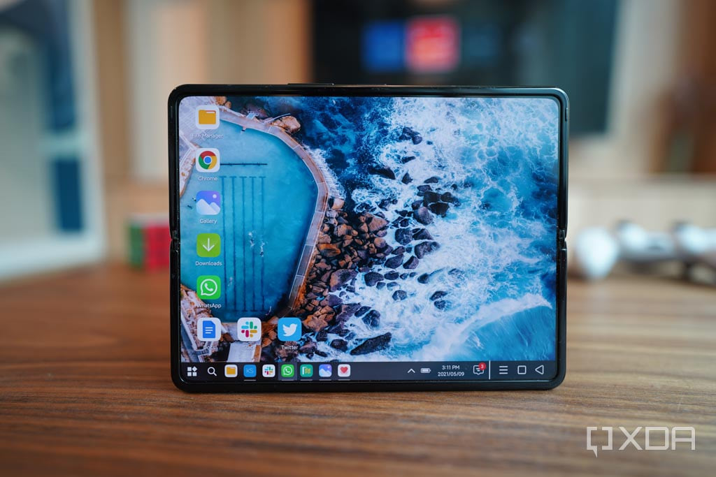 Telefone dobrável Xiaomi Mi Mix Fold ganha modo PC na tela maior