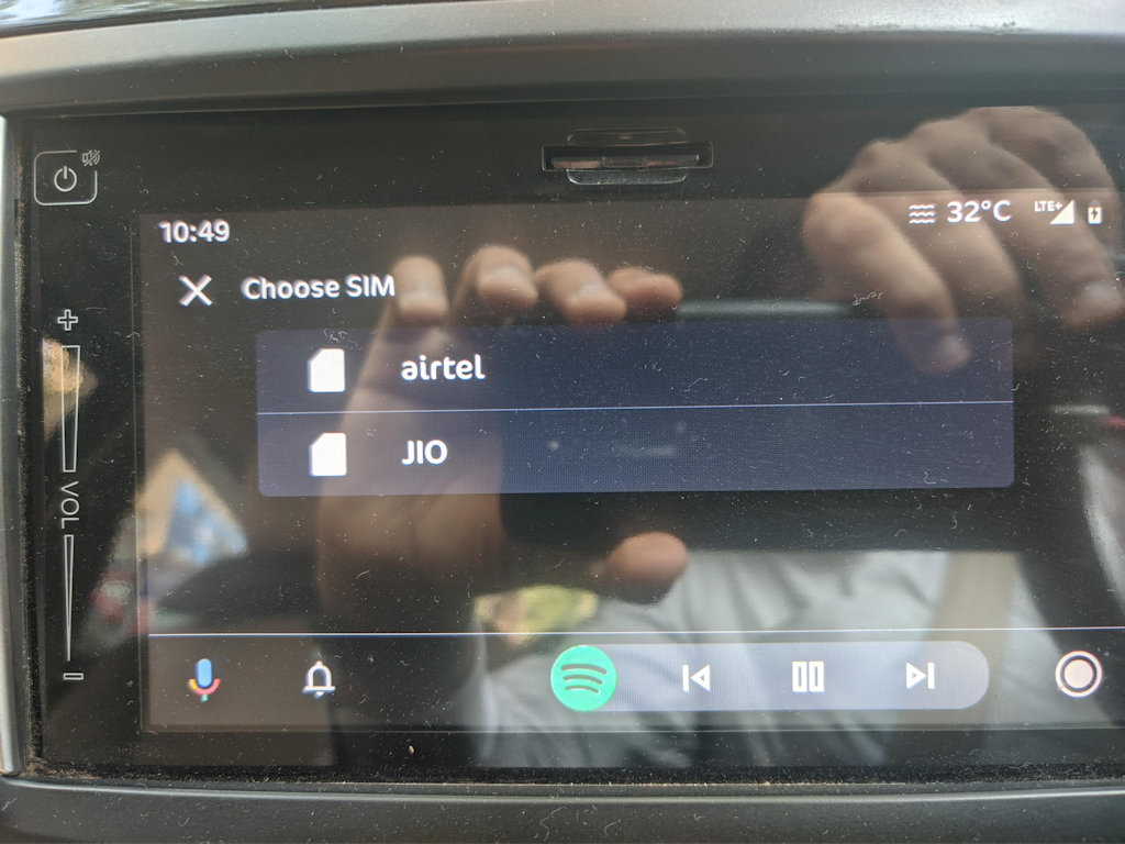 Android Auto dual-chip