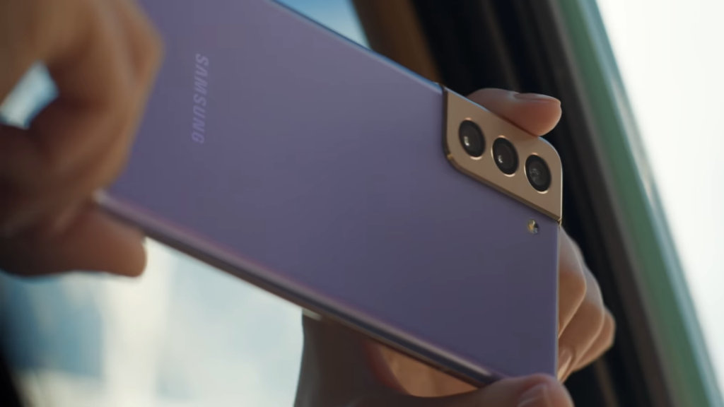 Samsung corrige problema na taxa de atualização dos Galaxy S21 com Android 12