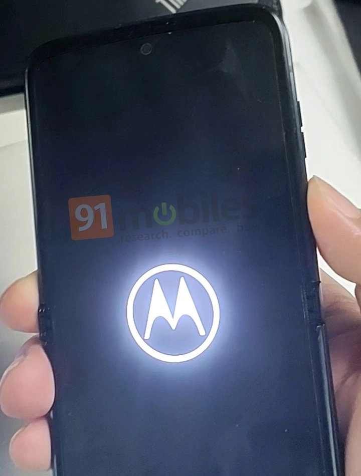 Motorola RAZR 2022 (Motorola RAZR 3)