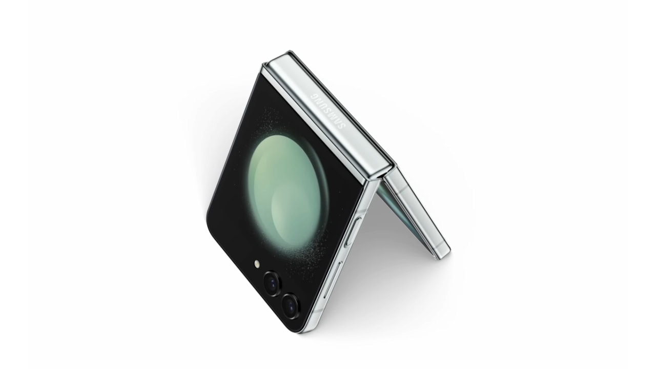 Rumores falam que Galaxy Z Flip 6 tem bateria maior, câmera melhor e mais RAM