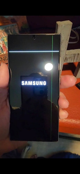 Galaxy S24 Ultra tela com problema de listras verde e branca