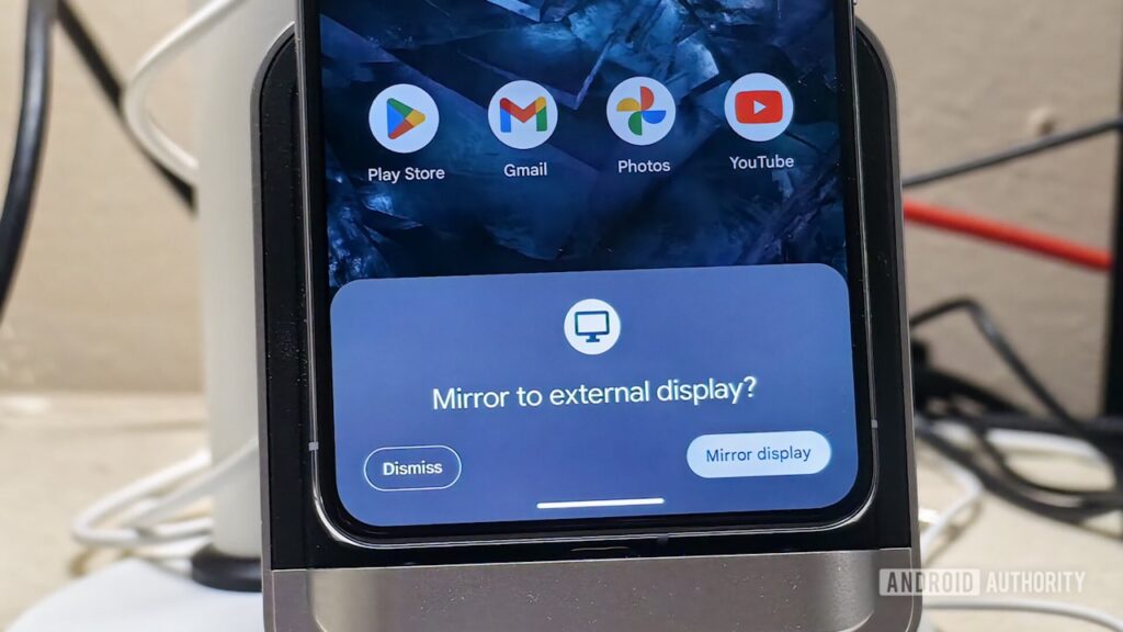 Google Pixel 8 Pro espelhamento da tela utilizando cabo