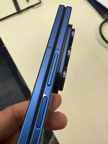 Galaxy Z Fold7 descascando