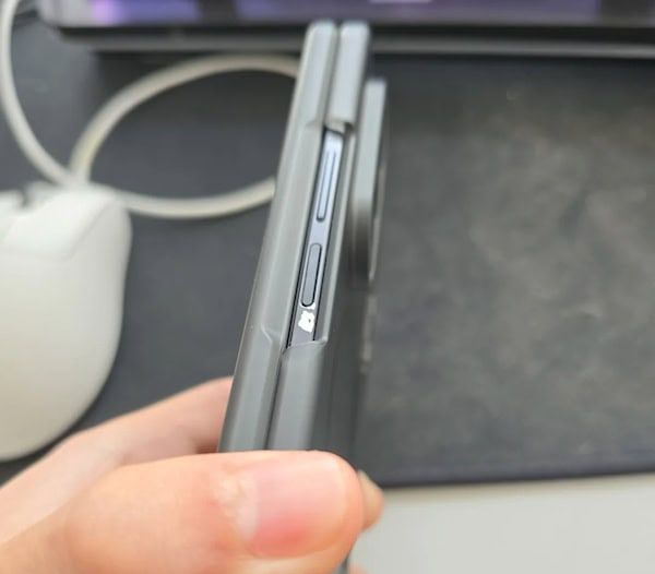 Galaxy Z Fold7 descascando